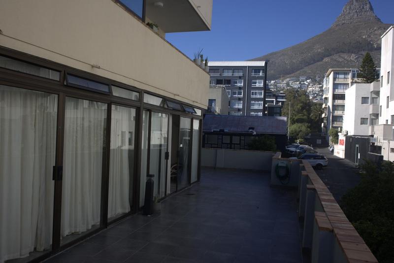 To Let 2 Bedroom Property for Rent in Sea Point Western Cape